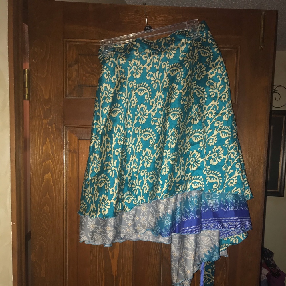 Darn Good Yarn 100 ways Silk Short Wrap Skirt